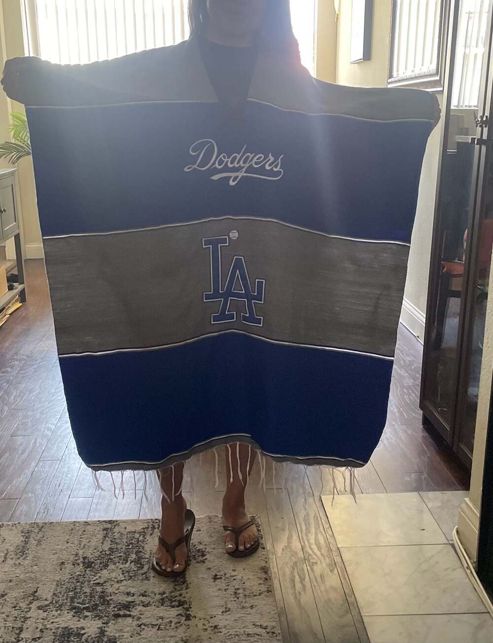 Los Angeles Dodgers Mexican Stitched Serape Poncho Pullover with Fringe - Picture 6 of 6